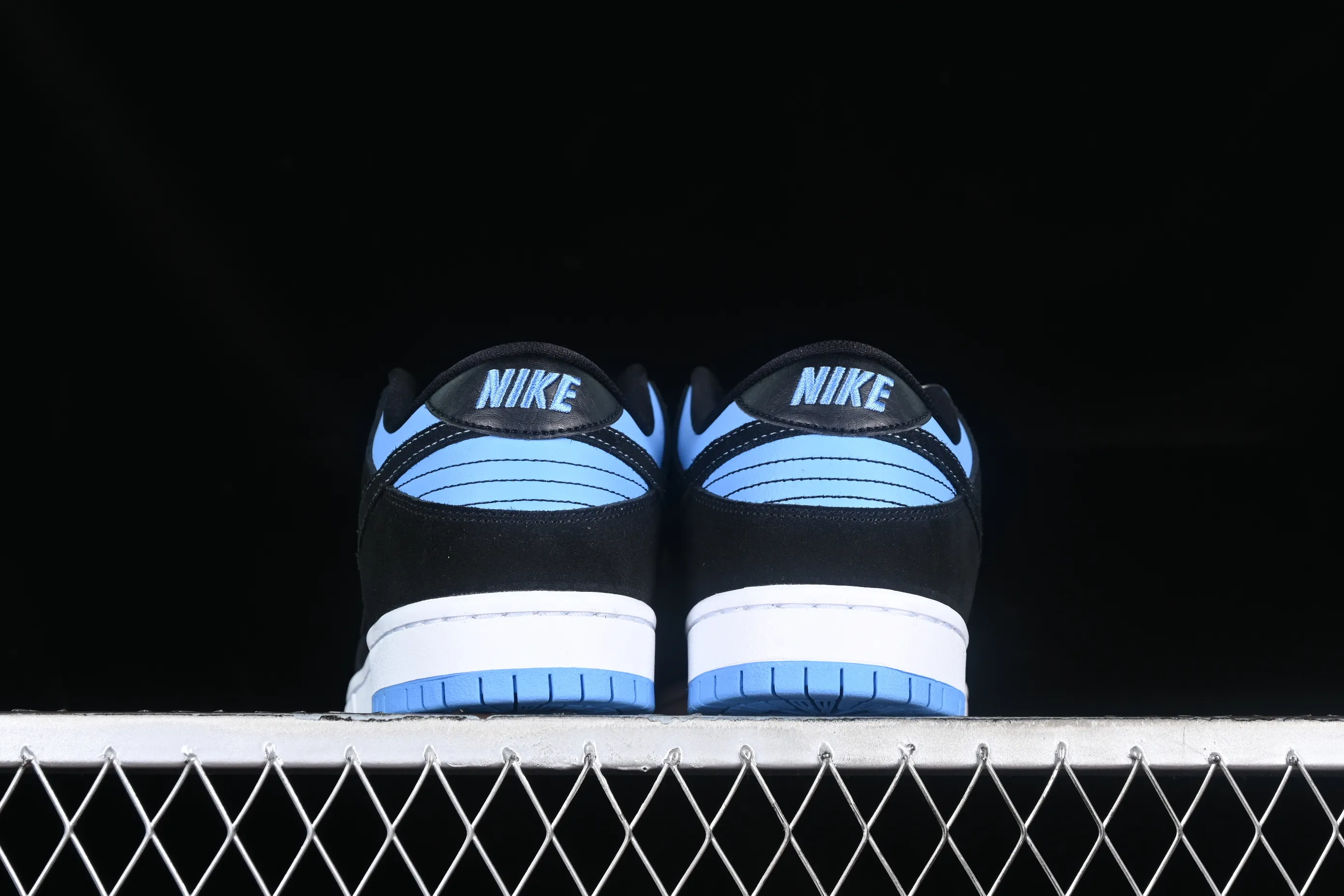 All categories Nk SB Dunk Series Nk SB Dunk Low low-top sneakers K version Nk SB Dunk Low "J-PACK 2" Black University Blue SB low-top sports and leisure sneakers 304292-048
